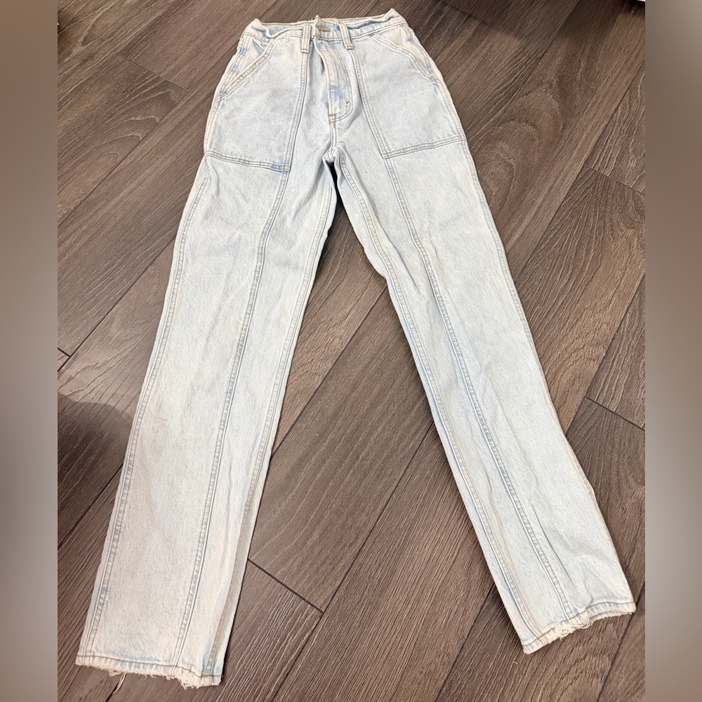 Abercrombie & Fitch 90s Straight Ultra High-Rise Light Wash Jeans - Accent Seams